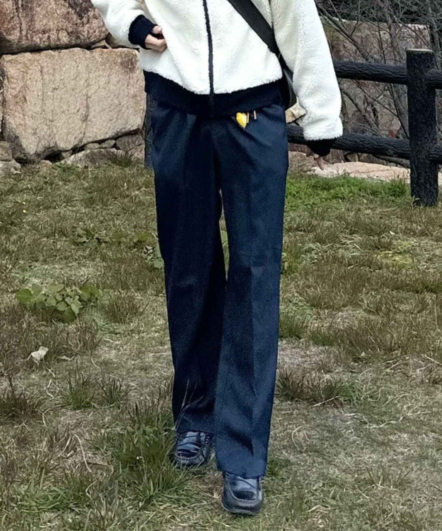 one-tuck straight slacks